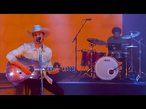 Dustin Lynch - Small Town Boy (Live Acoustic)