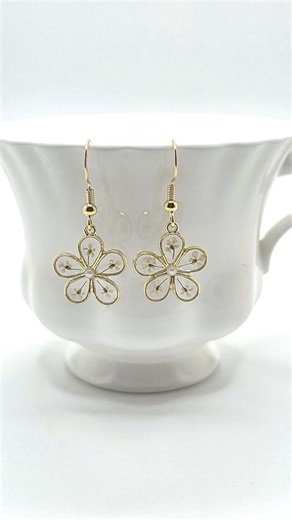 Handmade Dry Pressed Flower Resin Dangle Earring, Botanical Nature Floral Drop Earring - Etsy