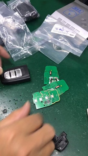 Angela Onlyda Car Key on Instagram: "For Audi A4L,Q5 3/3+1 button remote control with 315Mhz/434Mhz, pls choose button Remote System 8T0-959-754C 8K0-959-754G 8T0-959-754G 8KO-959-754J 8KO-959-754C Registration code: https://www.onlyda.com/h-user-LoginOrRegister.html?service=angela ☎️what'sapp : https://wa.me/+8615323886807"
