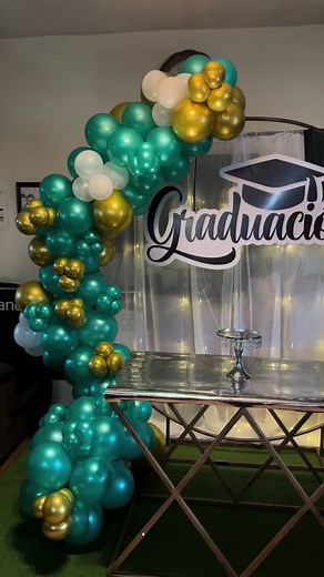 Decoración para graduación en tonos verde