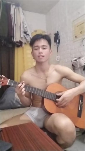Classical Guitar Performance in Relaxed Setting