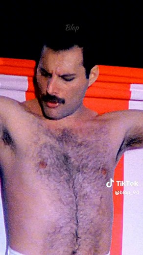 Queen Live Performance of We Will Rock You in Budapest 1986