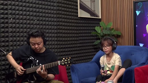 From The Start @laufey *better sound quality. Thanks om @ajay dimas udh ngiringin Delisha. #fyp #cover #music #laufey #fromthestart