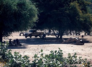 Chad closes border with Sudan after clashes kill five soldiers