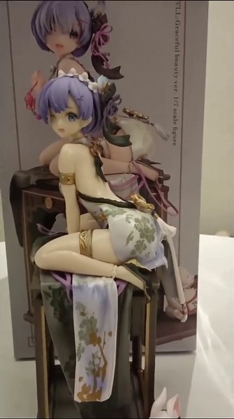 Emilia Rem Figure Ornament from Re:Zero Anime Collection