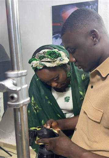 Séance photo studio 📸✨ Avec Makeup 💄 et Assistance DA 🌝 disponible Résultats à la fin et sur ma page 😉 Prise de rendez-vous 📅 ib ou 698480323 ☎️ @MK Shoot Studio 📸 @housnasglam0 #mkshoot #muslim #haoussa_tik_tok😍 #peulh #fulani