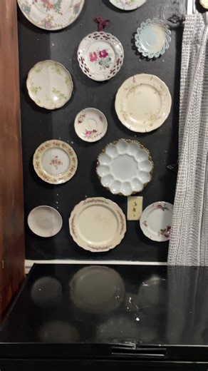Creating a Stunning Plate Wall Display