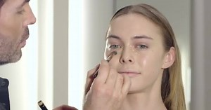 Konkurranse!! :D Jan Thomas viser deg hvordan du legger den perfekte makeup-basen! Du kan også vinne ALLE produktene i filmen til deg selv og en venn! Delta i konkurransen ved å like innlegget og tagg vennen du ønsker skal vinne sammen med deg