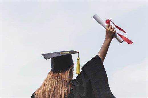 28 graduation Bible verses for faith, hope, and new beginnings