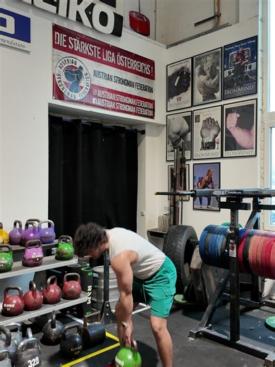 Kettlebell Challenge with Calisthenics Coach