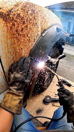 ASMR Welding POV: Perfect Tack Welds in the Wheel Well (F-150 Raptor Restoration)