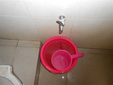 air tap di toilet indonesia