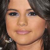 Selena Gomez With Makeup Pictures