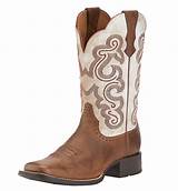 Pictures of Cowgirl Shoes Besides Boots