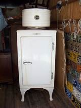 Pictures of Who Picks Up Old Refrigerators