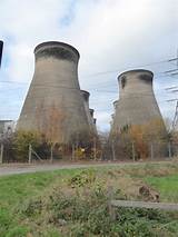 Images of Ferrybridge Cooling Towers Collapse