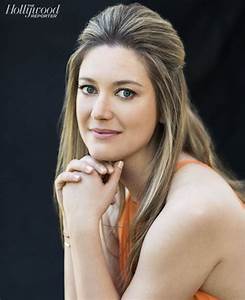 Zoe Perry Body Size And Biography Breast And Bra Size 2024