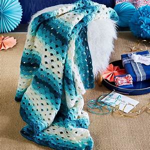Make This Lovely Mermaid Scale Crochet Afghan And Stay Warm In Style