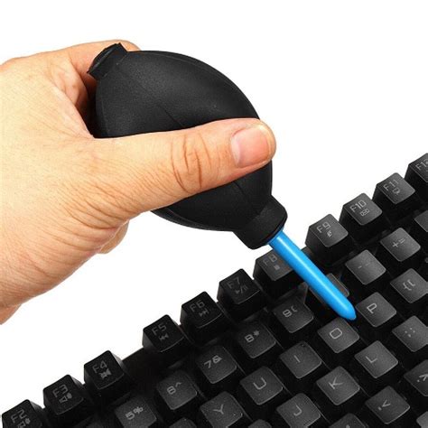 Membersihkan Keyboard Laptop