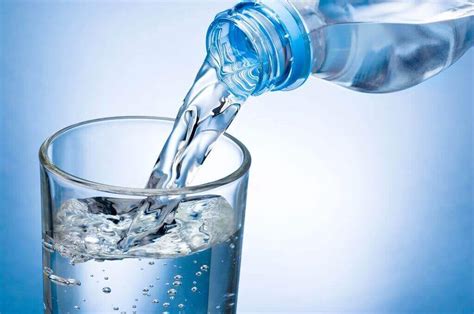 Air Minum Dalam Gelas