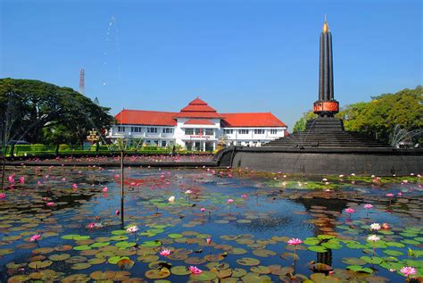 Makna Penting Nama-Nama Alun-Alun Terkenal di Indonesia