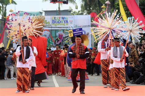 Parade Festival Budaya Indonesia