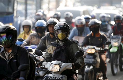 Kebebasan yang Ditemukan di Balik Roda Motor di Indonesia