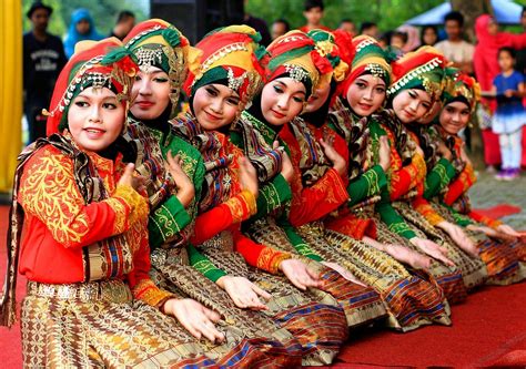 Saman Dance Aceh Indonesia