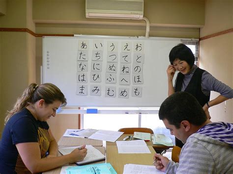 Siswa Belajar Bahasa Jepang