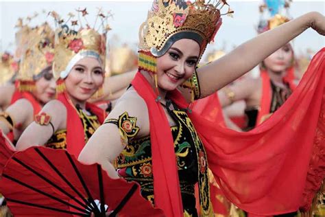 Budaya Indonesia: Ragam Penari dan Tari yang Beragam
