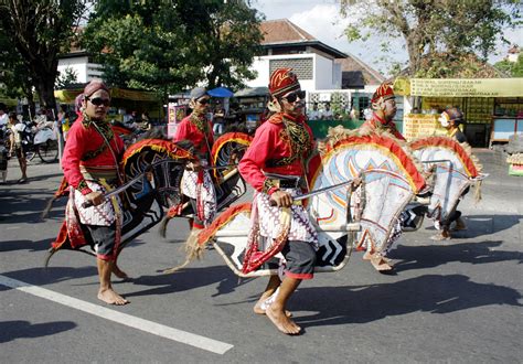 Tari Kuda Lumping di Indonesia