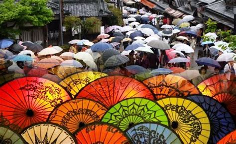 Tradisi Masyarakat Jepang saat Hujan