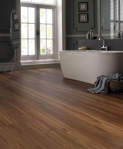 Benefits of using wood floors in bathrooms