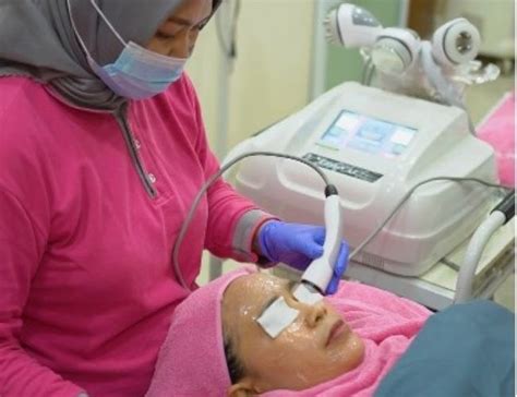 praktek dokter kulit di Padang