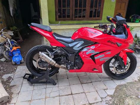 Keunggulan dan Kekurangan Ninja 250 Karbu