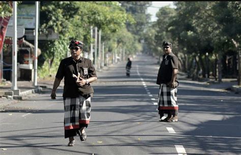Mengapa Para Pecalang Mau Menjaga Keamanan Umat Islam di Indonesia?