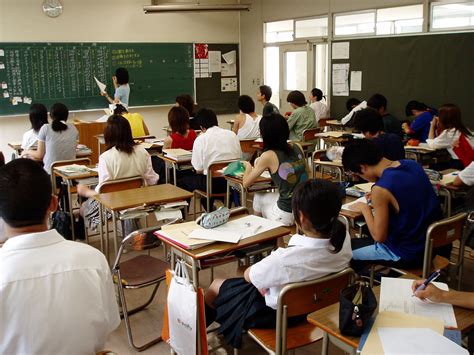 Fasilitas Penunjang Pembelajaran di Ruang Kelas Jepang
