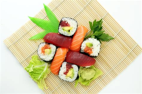 Bahan-bahan dalam membuat sushi