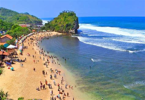 Pantai Indrayanti Yogyakarta