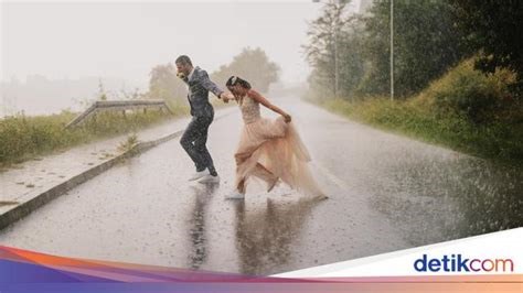 Romantis tentang hujan