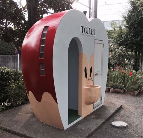 Public Toilet di Jepang