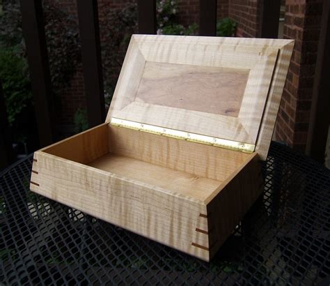 How to Build a Keepsake Box
