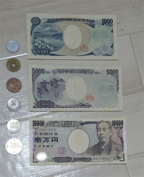 Uang Jepang 100