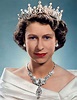 La reina Elizabeth II luciendo El Collar Nizam de Hyderabad es de ...