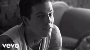 The Neighbourhood - Sweater Weather (Official Video) - YouTube