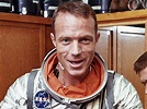 Scott Carpenter, Mercury astronaut, dies at 88 - CBS News