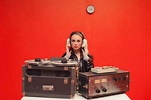 Zella Day lança a pop nostálgica "My Game" para promover o EP 'Where ...