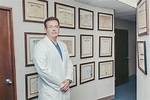 Dr. Noel Perez Soto, Oftalmólogo y Cirujano Plástico y Oncólogo Ocular ...