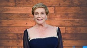 Who are Julie Andrews Parents? Meet Edward Charles Wells and Barbara ...