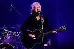 John Lodge’s “Incredible Journey” with Moody Blues in Five Songs – Syro ...